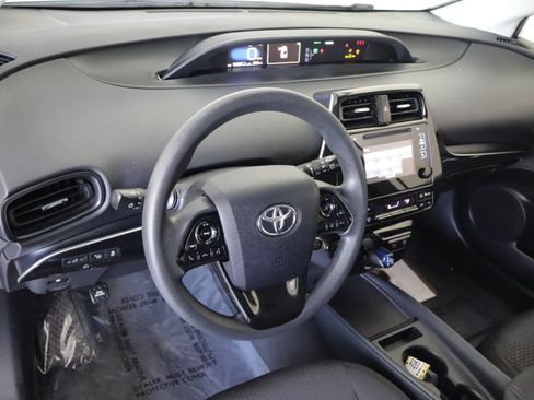 Used 2019 Toyota Prius LE AWD/4WD image 9