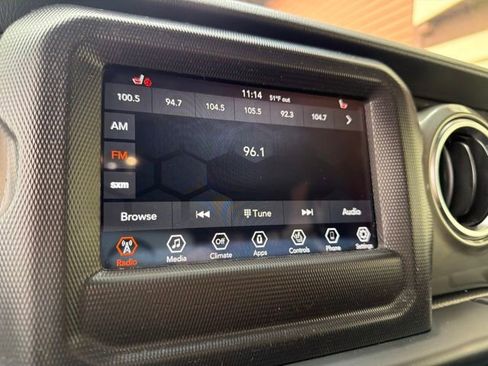 Used 2020 Jeep Wrangler Unlimited Sahara w/ Cold Weather Group AWD/4WD image 19