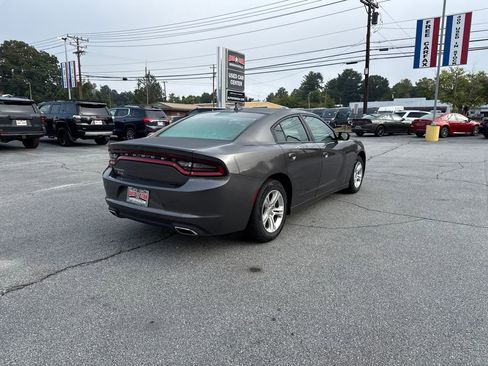 Used 2023 Dodge Charger SXT image 3