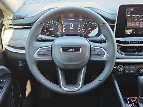 New 2026 Jeep Compass Latitude image 22