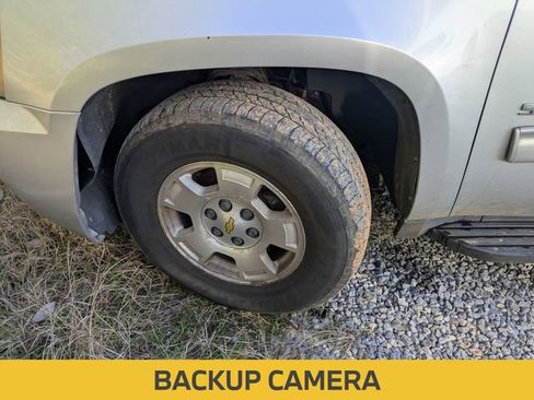 Used 2010 Chevrolet Suburban LT image 4