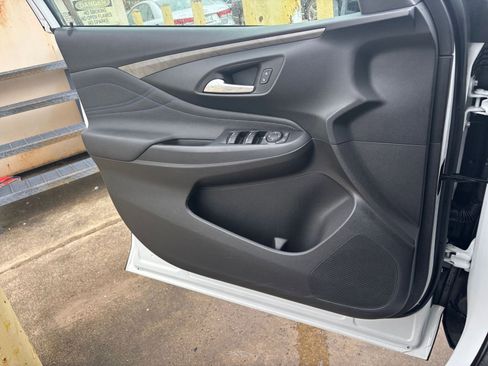 Used 2025 Buick Envista Sport Touring image 20