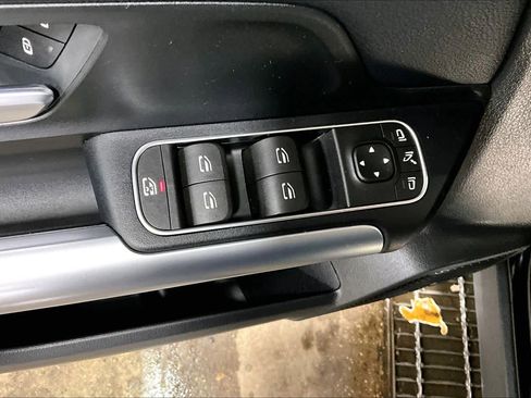 Used 2023 Mercedes-Benz GLA 250 4MATIC image 33