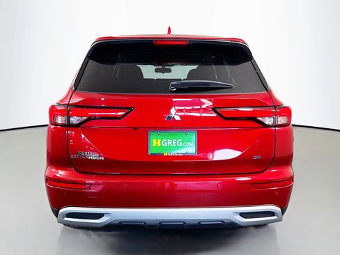 Used 2023 Mitsubishi Outlander SE Black Edition image 8