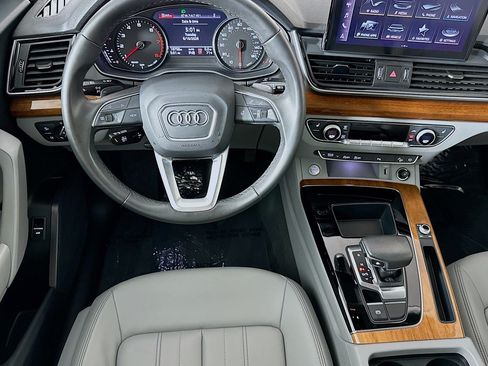 Used 2023 Audi Q5 2.0T Premium w/ Convenience Package AWD/4WD image 5