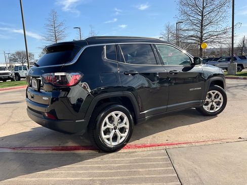 Used 2025 Jeep Compass Latitude image 6