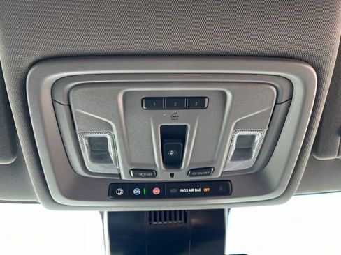 Used 2025 Chevrolet Silverado 2500 LTZ w/ LTZ Convenience Package AWD/4WD image 27