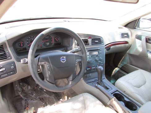 Used 2001 Volvo V70 image 35