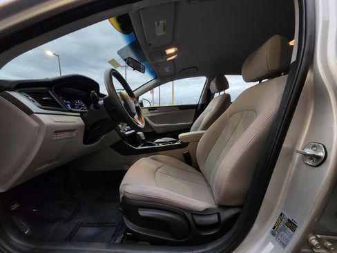 Used 2018 Hyundai Sonata SE image 19