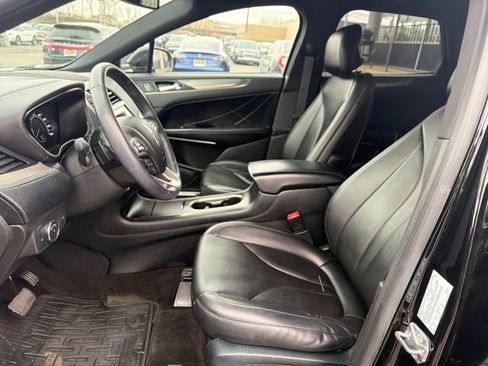 Used 2017 Lincoln MKC Premiere image 12