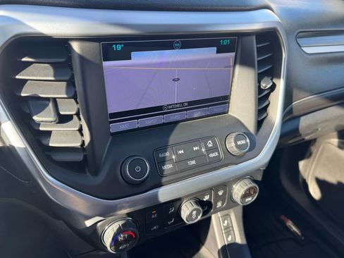 Used 2017 GMC Acadia SLT image 17