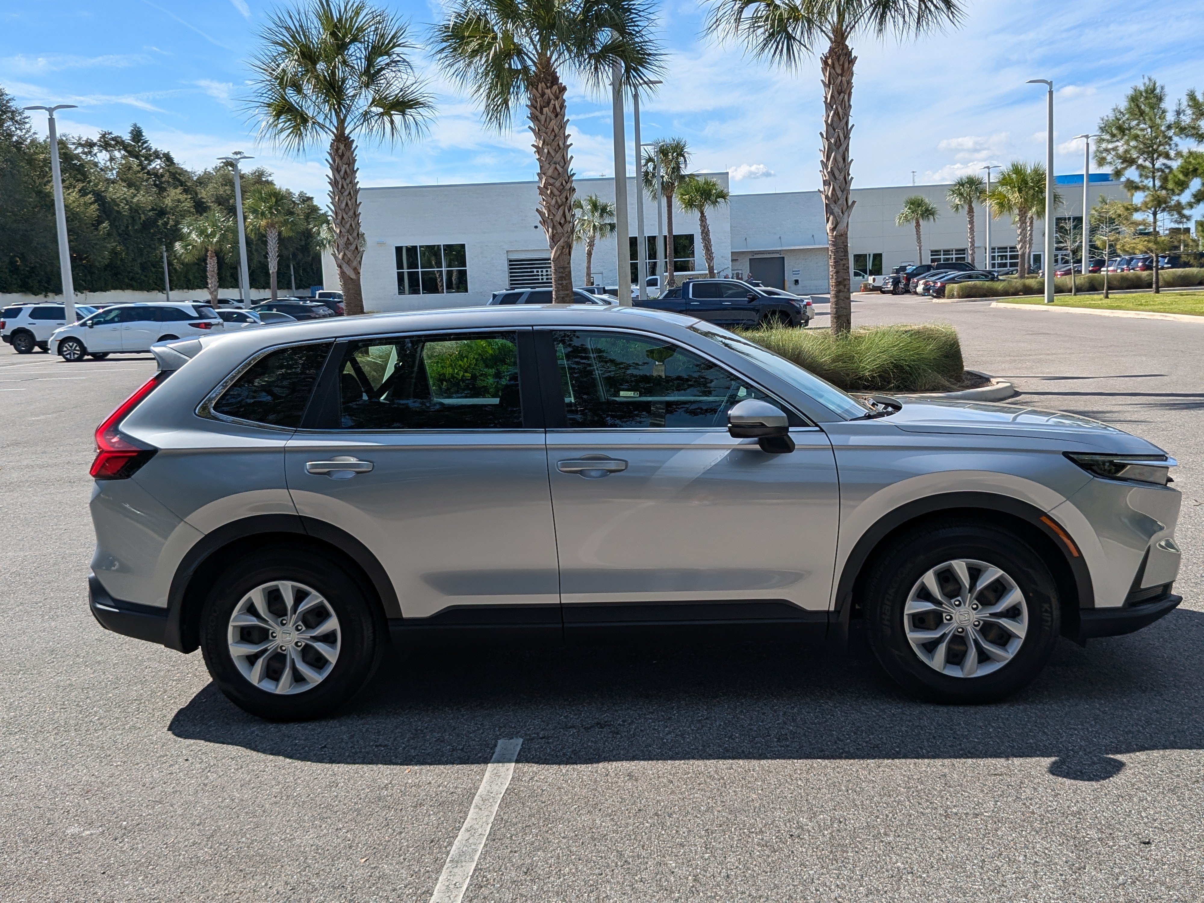 Used 2024 Honda CR-V LX image 8