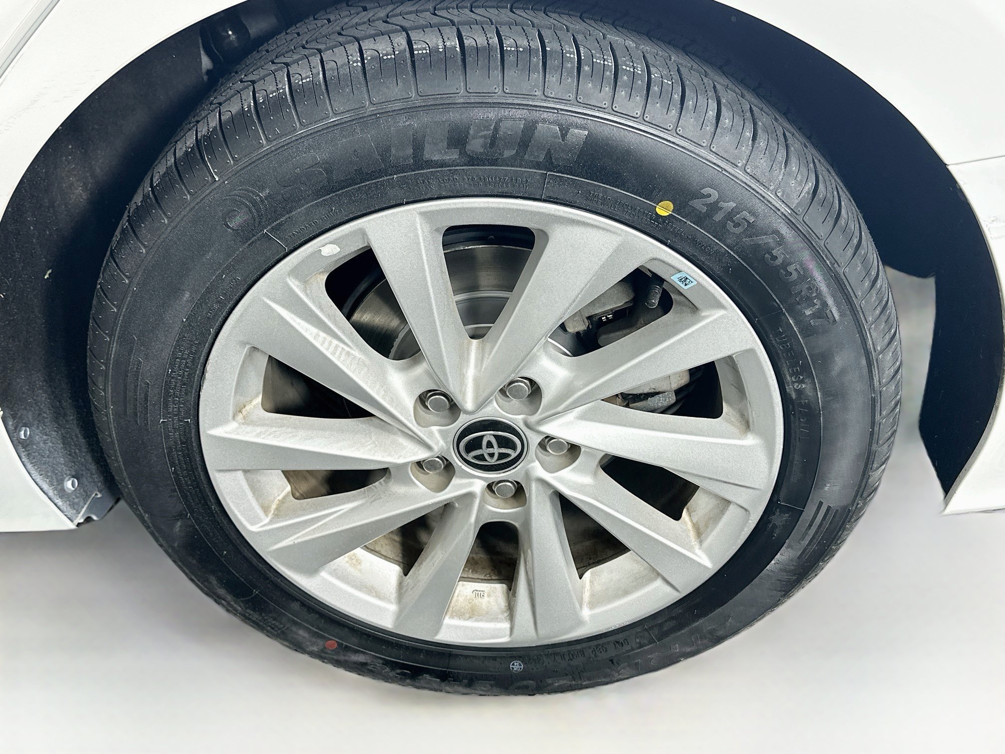 Used 2022 Toyota Camry LE w/ Carpet Mat Package (TMS) FWD image 11