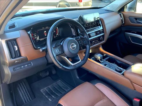 Used 2022 Nissan Pathfinder Platinum w/ Cargo Package image 17