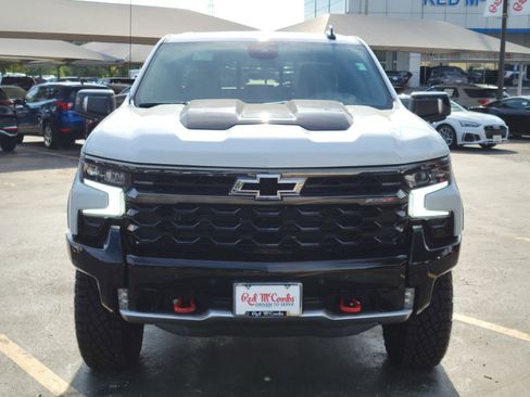 Used 2025 Chevrolet Silverado 1500 ZR2 image 8