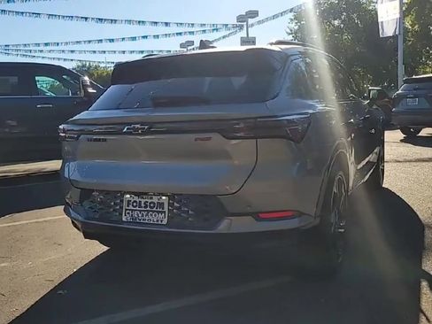 New 2026 Chevrolet Equinox EV RS image 8
