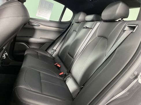 Used 2023 Alfa Romeo Stelvio Ti image 42