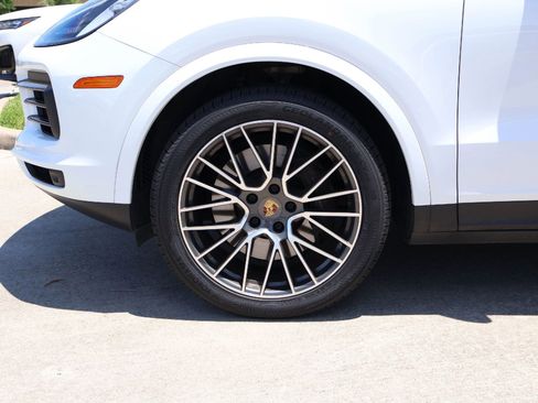 Used 2022 Porsche Cayenne AWD/4WD image 8