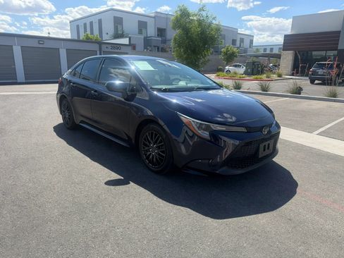 Used 2020 Toyota Corolla LE w/ Carpet Mat Package (TMS) FWD image 6