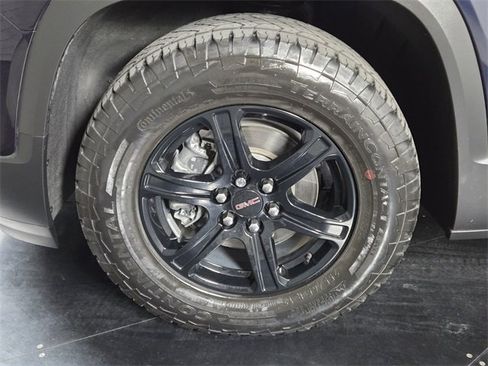 Used 2021 GMC Acadia AT4 w/ Technology Package image 12