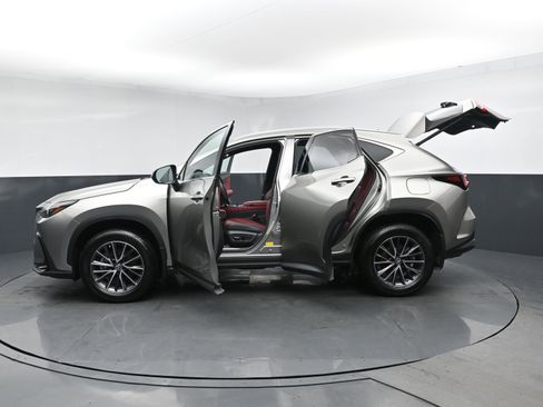 Used 2022 Lexus NX 350h AWD w/ Towing Package (2000 Lbs) image 29