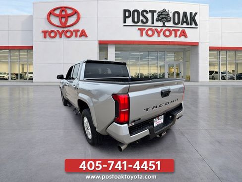Used 2025 Toyota Tacoma SR5 AWD/4WD image 10