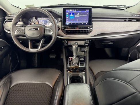 Used 2022 Jeep Compass Latitude image 14