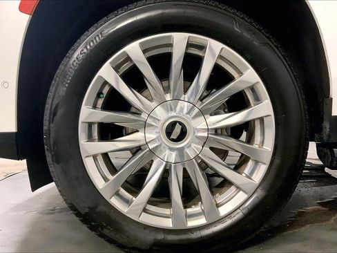 Used 2022 Cadillac Escalade Premium Luxury AWD/4WD image 9