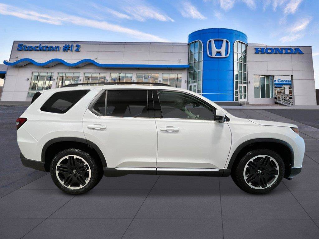 New 2026 Honda Pilot image 8