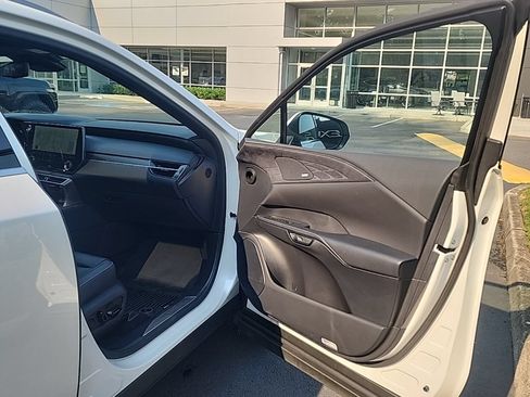 Certified 2025 Lexus RX 450h AWD w/ Convenience Package image 17