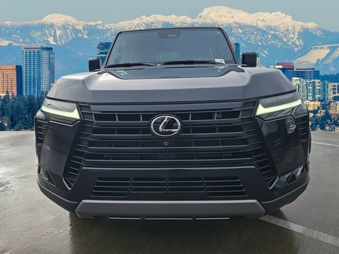 Used 2024 Lexus GX 550 image 2