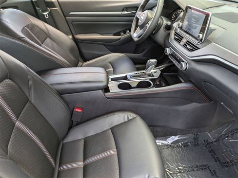 Used 2025 Nissan Altima 2.5 SR image 29