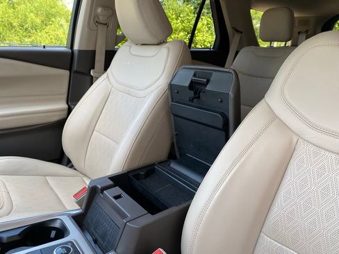 Used 2023 Ford Explorer Platinum w/ Technology Package AWD/4WD image 24