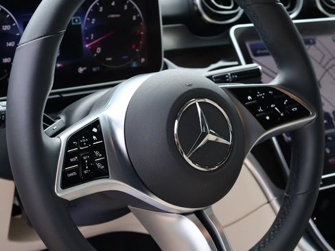 Certified 2023 Mercedes-Benz C 300 4MATIC Sedan image 40