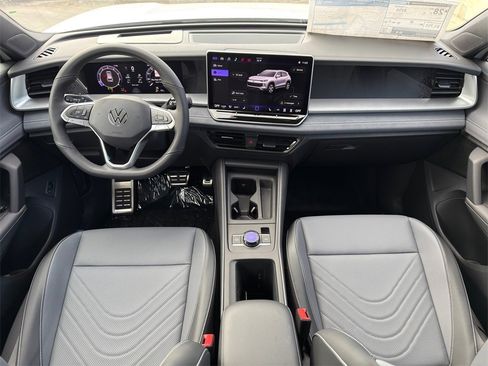 New 2026 Volkswagen Tiguan SE R-Line image 25