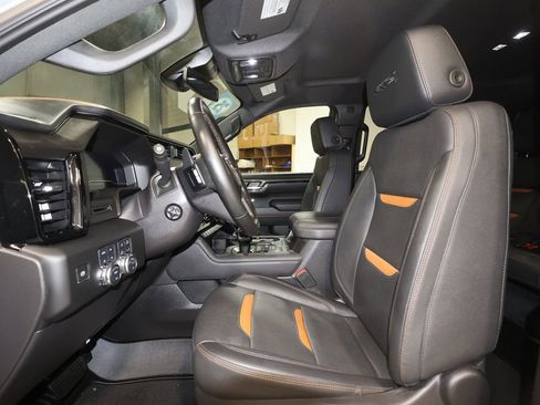 Used 2025 GMC Sierra 1500 AT4 w/ AT4 Premium Package AWD/4WD image 24