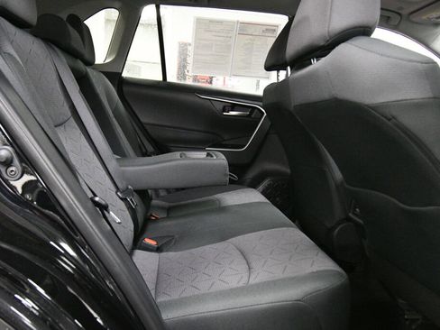 Used 2025 Toyota RAV4 XLE image 25