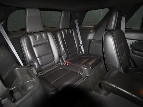 Used 2013 Ford Explorer Limited image 27