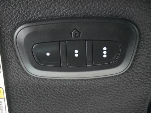 Used 2018 Jeep Wrangler Unlimited Sahara image 21