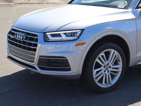 Used 2019 Audi Q5 2.0T Premium Plus w/ Premium Plus Package AWD/4WD image 6