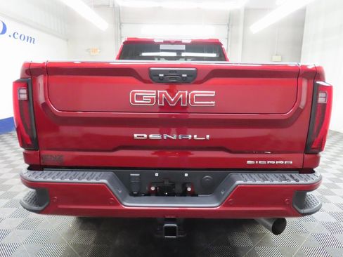 Used 2024 GMC Sierra 2500 Denali image 39