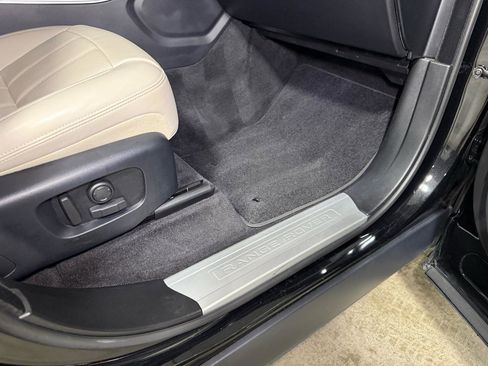 Used 2020 Land Rover Range Rover Sport HSE image 31