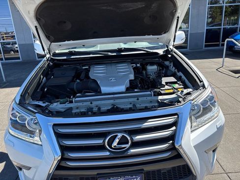 Used 2015 Lexus GX 460 w/ Premium Package AWD/4WD image 3