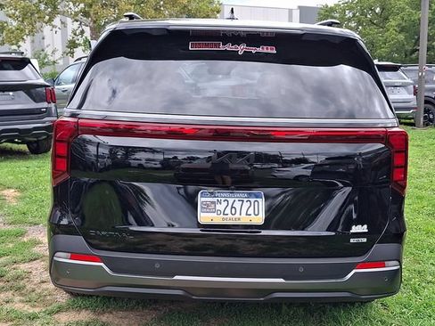 Used 2027 Kia Carnival SX w/ Dark Edition Package FWD image 5