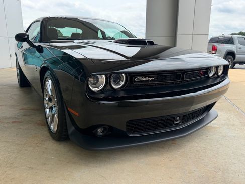 Used 2023 Dodge Challenger R/T Scat Pack w/ Plus Package RWD image 4