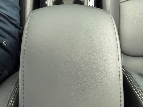Used 2024 Toyota Corolla Cross XLE w/ Convenience Package AWD/4WD image 33