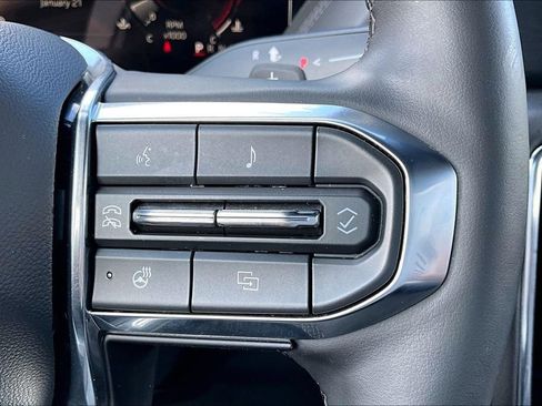 Used 2025 GMC Yukon Denali image 25