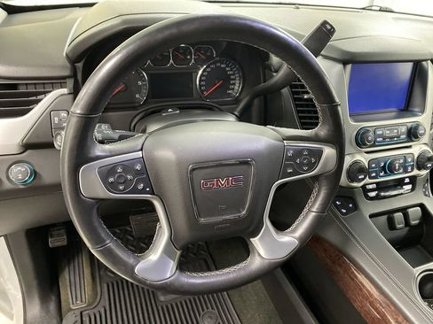 Used 2017 GMC Yukon SLT AWD/4WD image 14