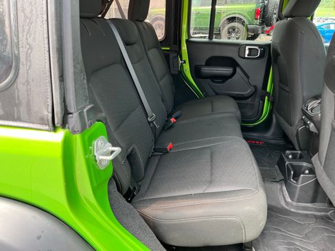 Used 2018 Jeep Wrangler Unlimited Sport S AWD/4WD image 4