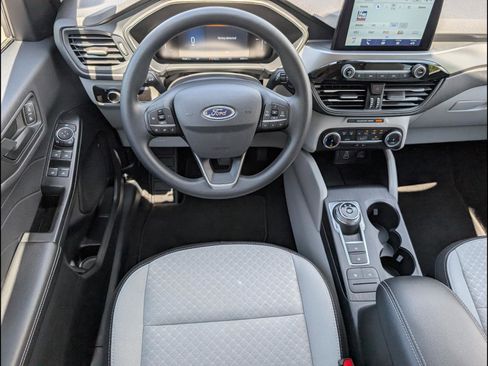 Used 2025 Ford Escape Active FWD image 8